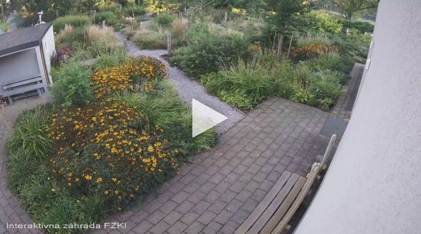 Časozberné video z Interaktívnej experimentálnej záhrady 
